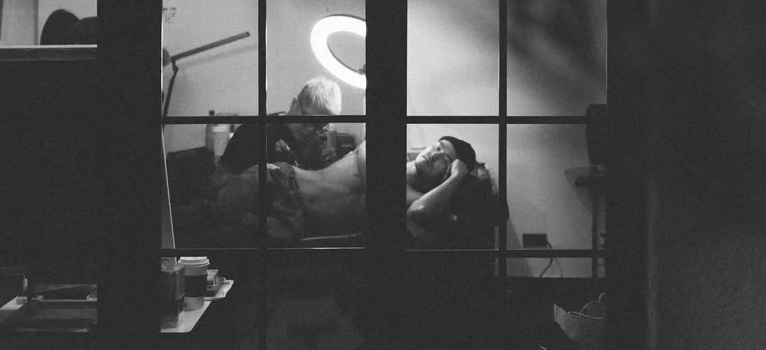 泡温泉偶遇阮经天，赤诚相见，被男网友问疯了！