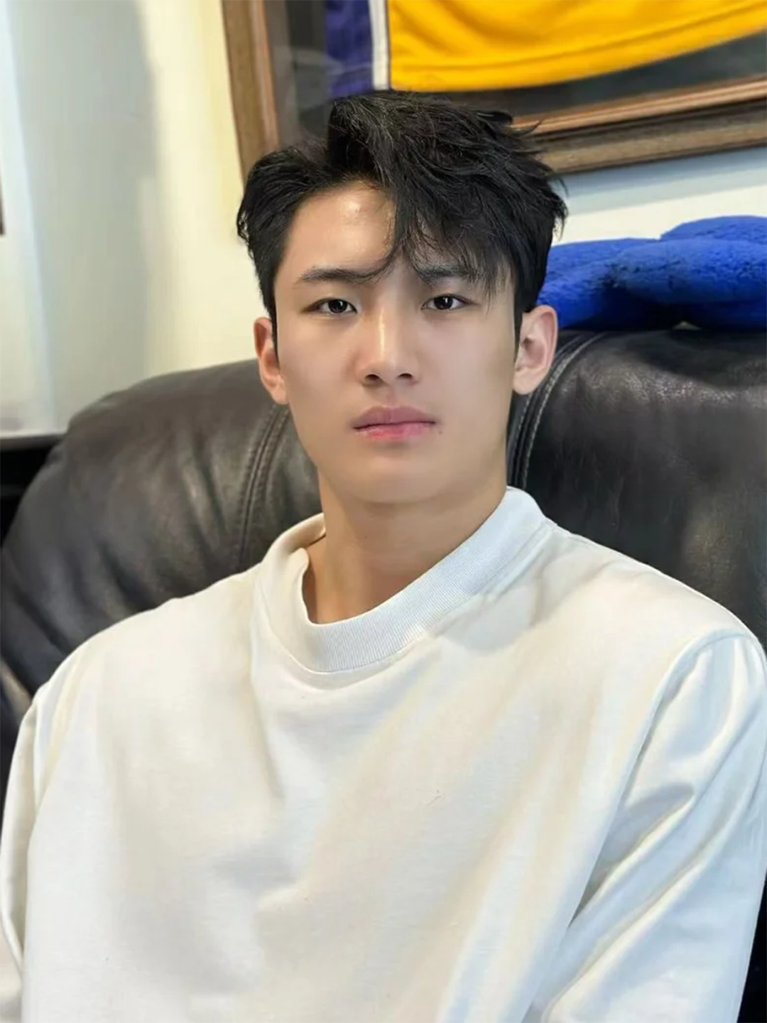 2025 年冬天男生流行这 3 款发型，帅气百搭，剪完颜值蹭蹭涨！