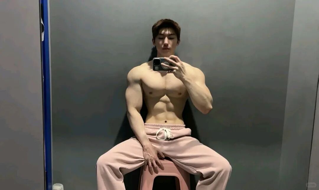 能连续完成 100 天训练计划，才是现实世界的 SSS 级成就者