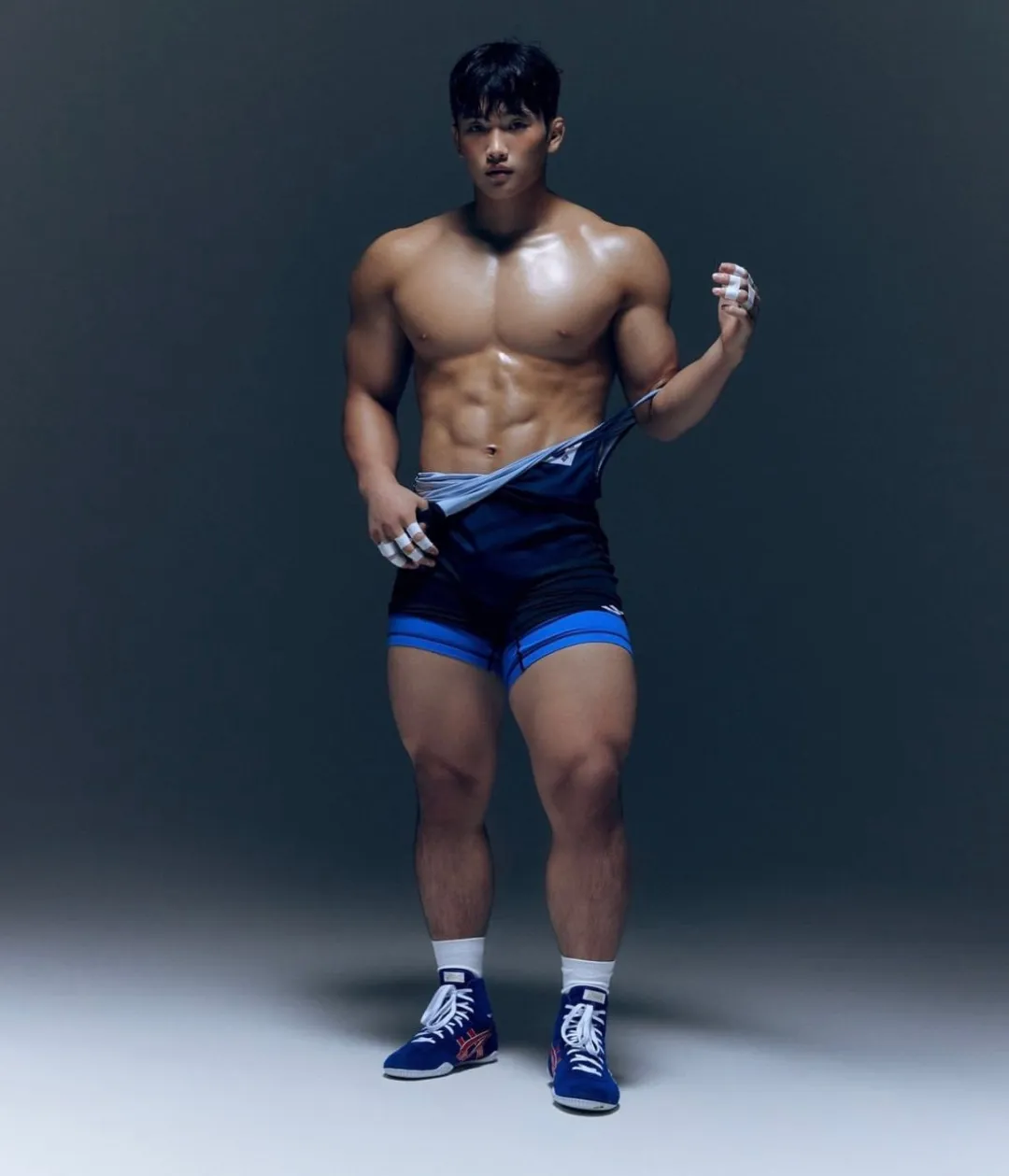 超级翘臀筋肉运动员 比基尼游泳比赛 混身水珠