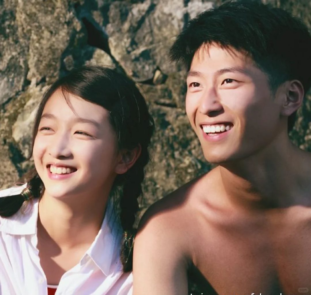 全网都在围观的窦骁洗澡视频流出…赌王女婿，行走的荷尔蒙，为新剧剃胸毛！