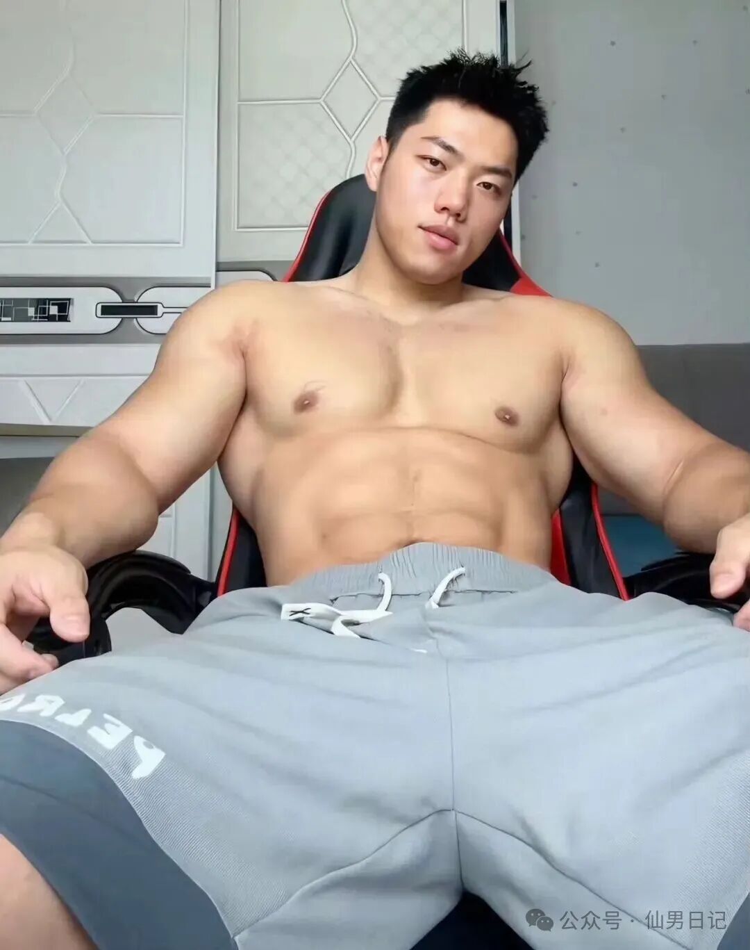 00 后体育生被采访了，视频你们觉得好看吗？