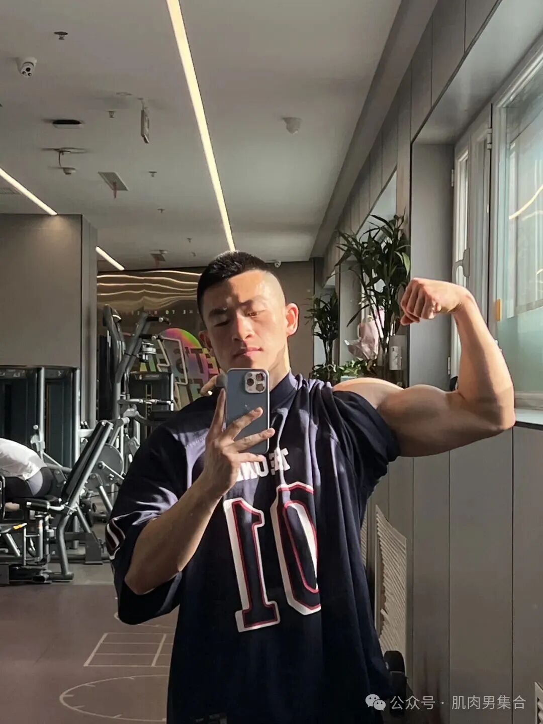 胸毛茂盛！北京乐刻的山西寸头教练太爷们了！