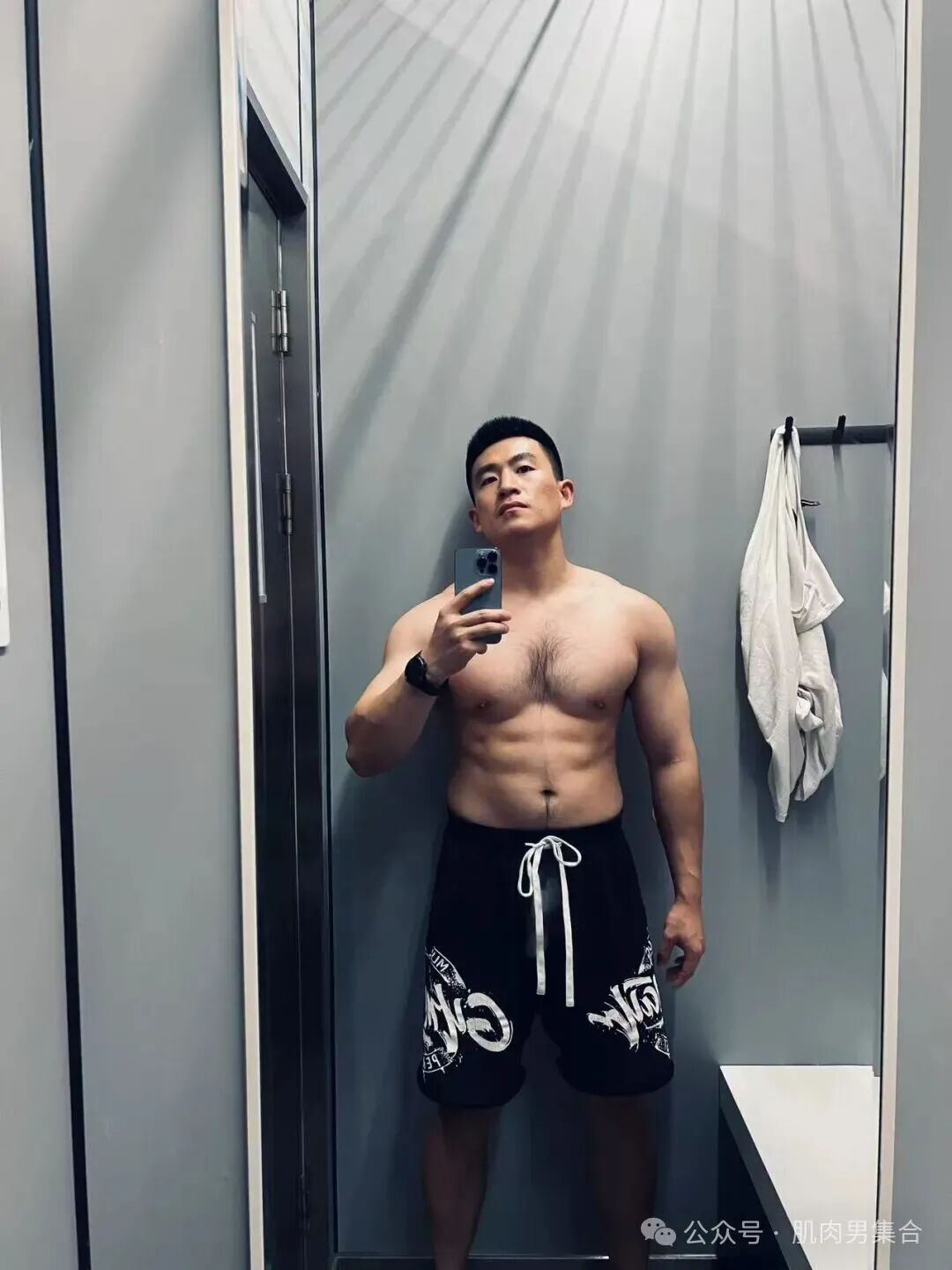 胸毛茂盛！北京乐刻的山西寸头教练太爷们了！