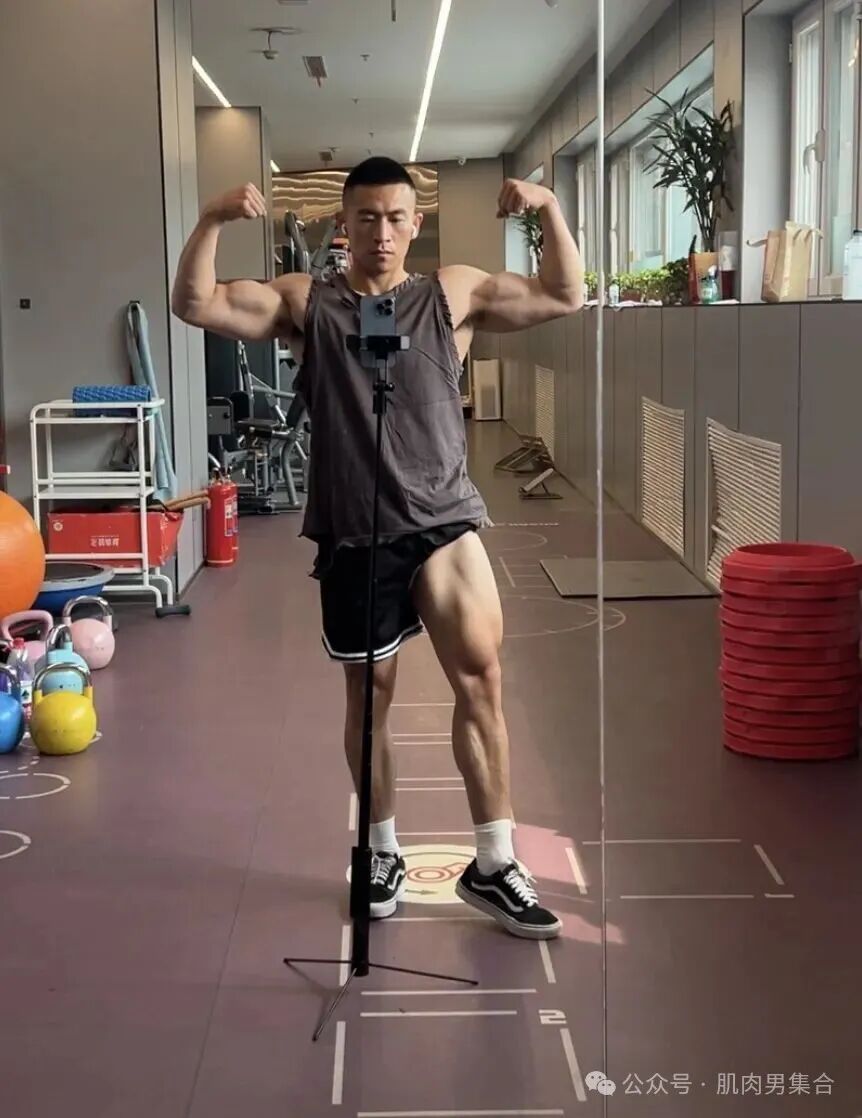 胸毛茂盛！北京乐刻的山西寸头教练太爷们了！