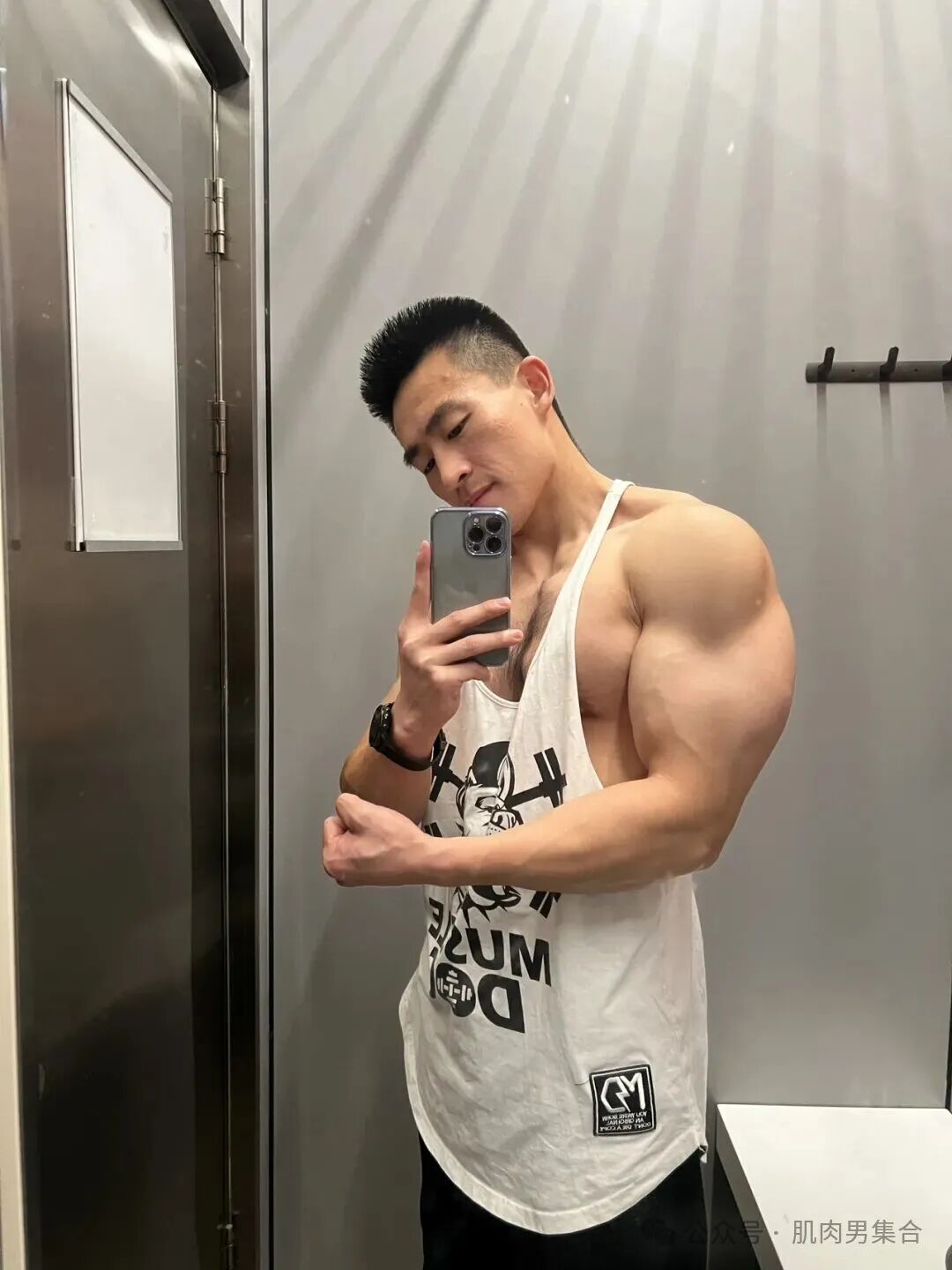 胸毛茂盛！北京乐刻的山西寸头教练太爷们了！