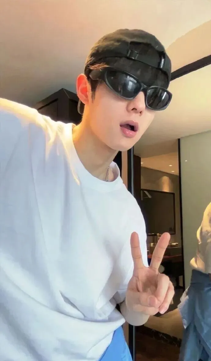 X 上圈内天菜小杰瑞清空作品，之前小视频已流出！