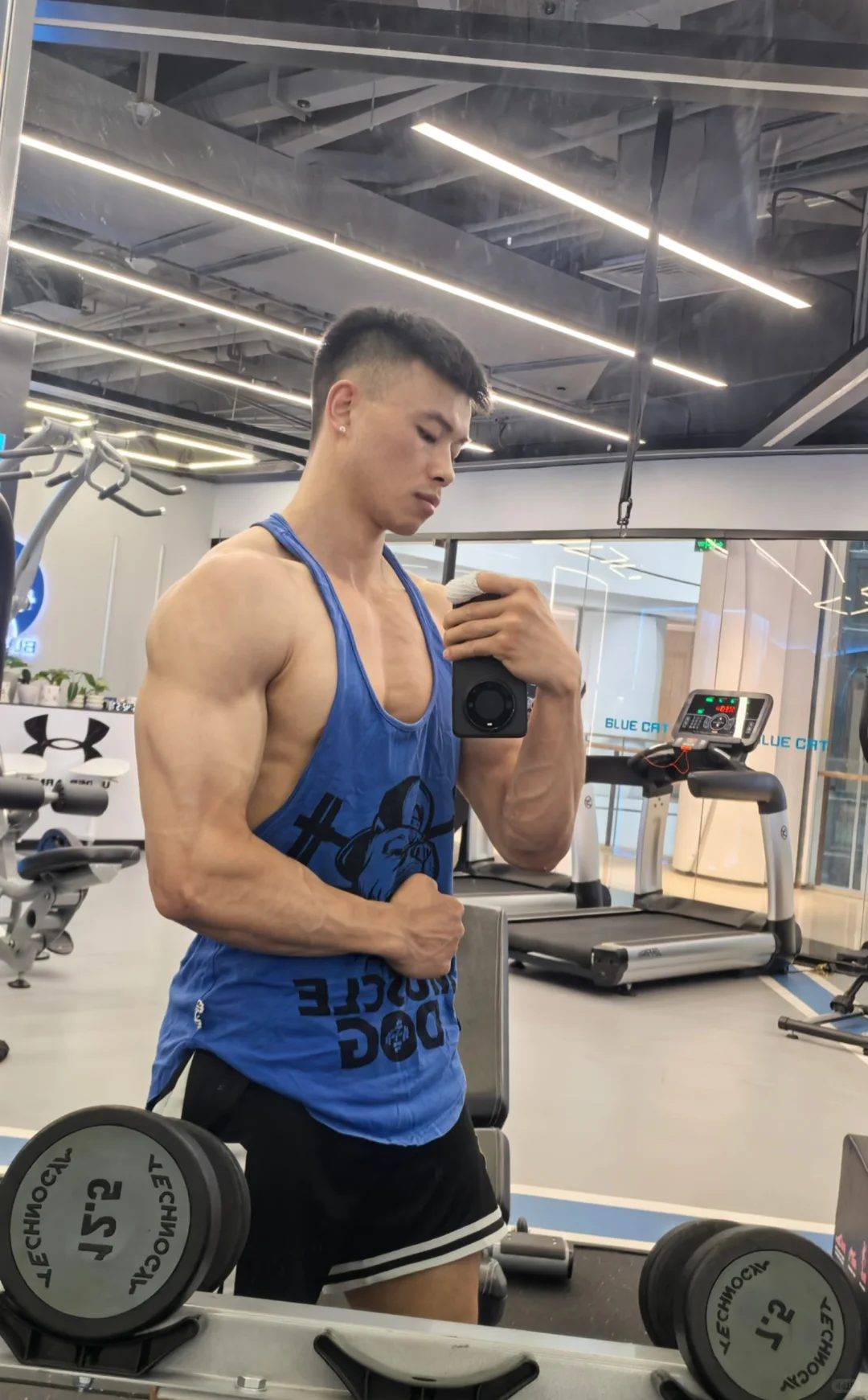 【X 男神系列】这个广东肌肉帅哥，大腿真的好粗啊！？