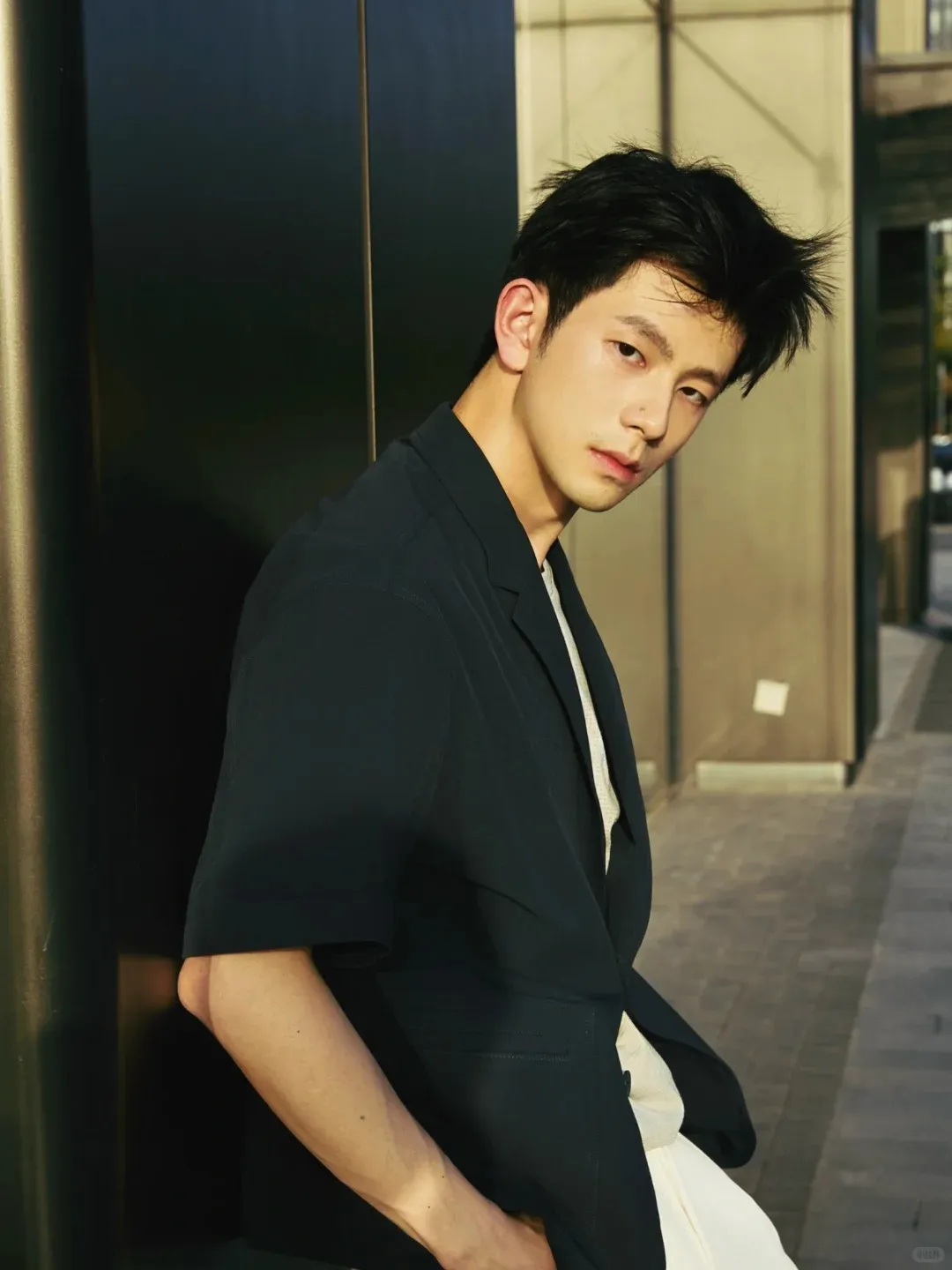 正装照让直男破防！武大退役小哥帅得人心花怒放！