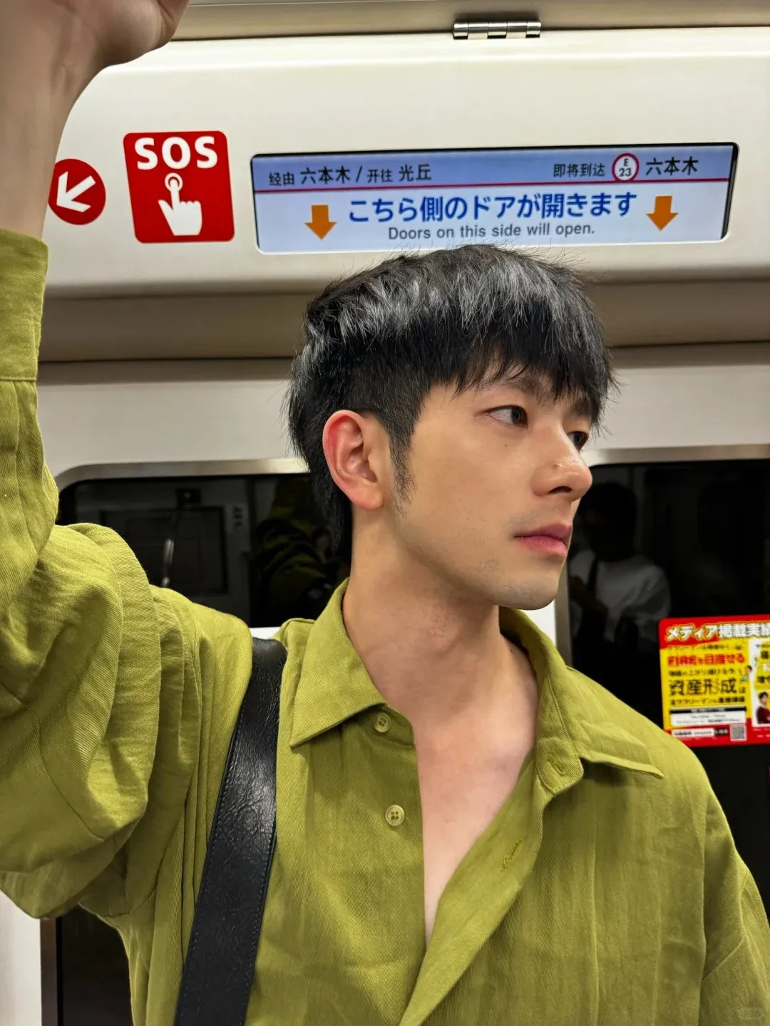 正装照让直男破防！武大退役小哥帅得人心花怒放！