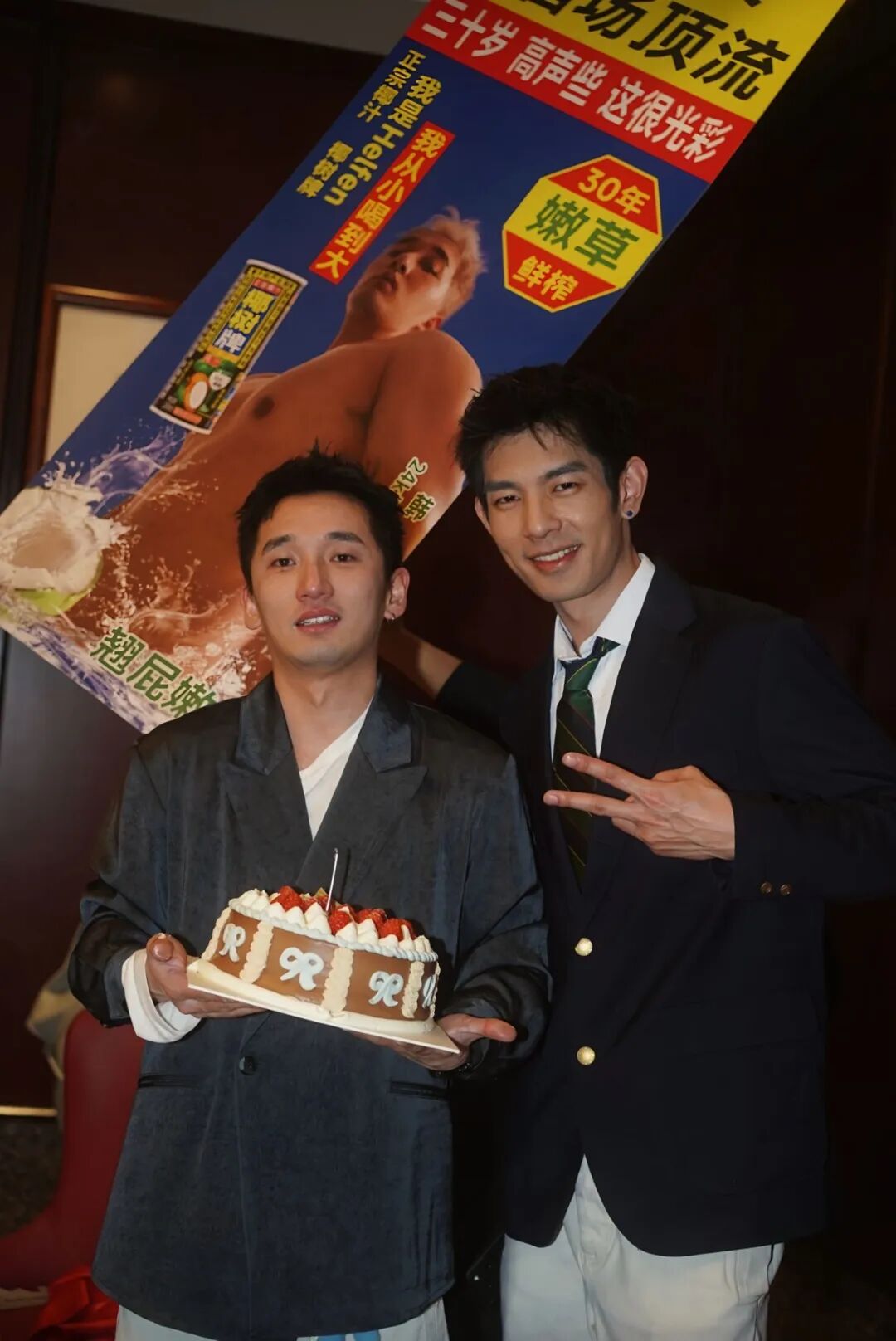 圈内知名网红曾是《最强大脑》的天才少年吴栋剑与枫哥情侣官宣分手! 圈内知名网红曾是《最强大脑》的天才少年吴栋剑与枫哥情侣官宣分手!