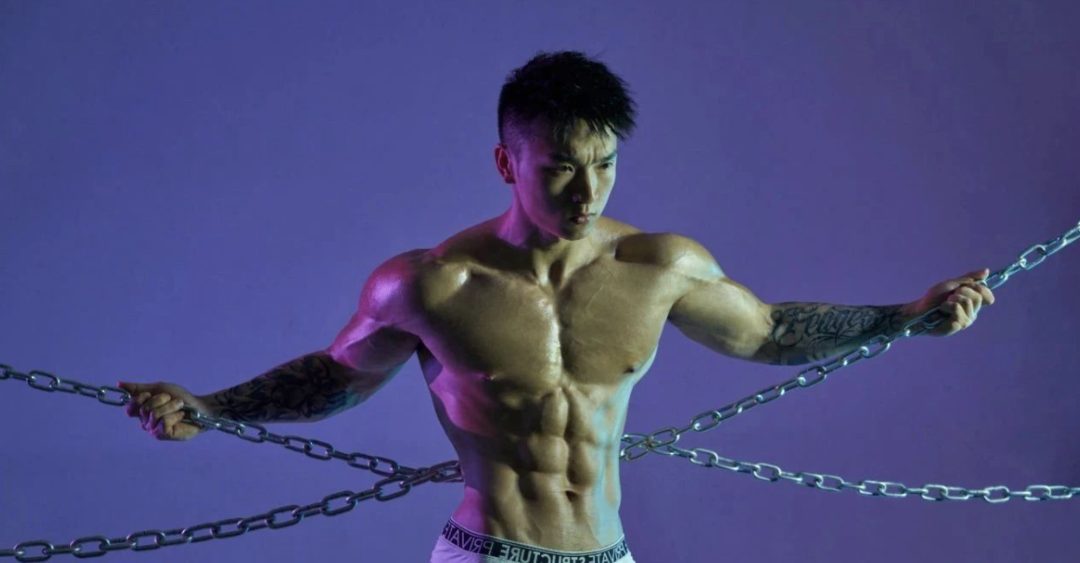 筋肉猛男和他的肌肉皮肤机车 铁汉柔情了