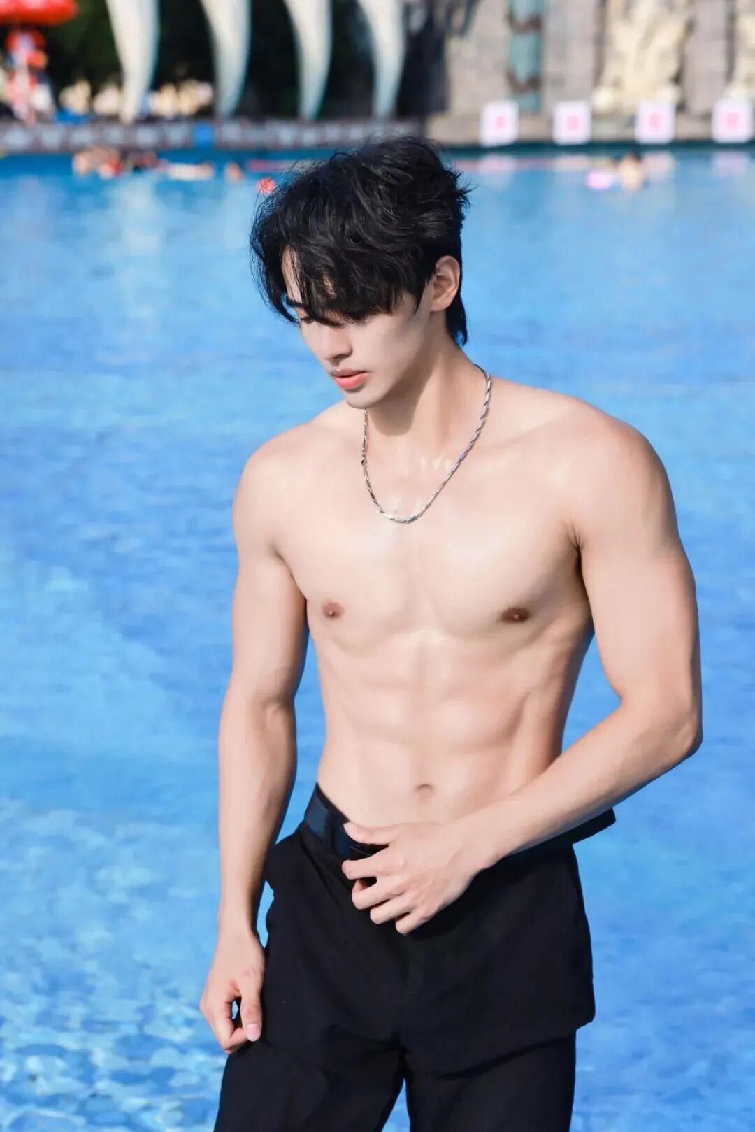 退役运动员，高颜值搭配恰到好处的腱子肉