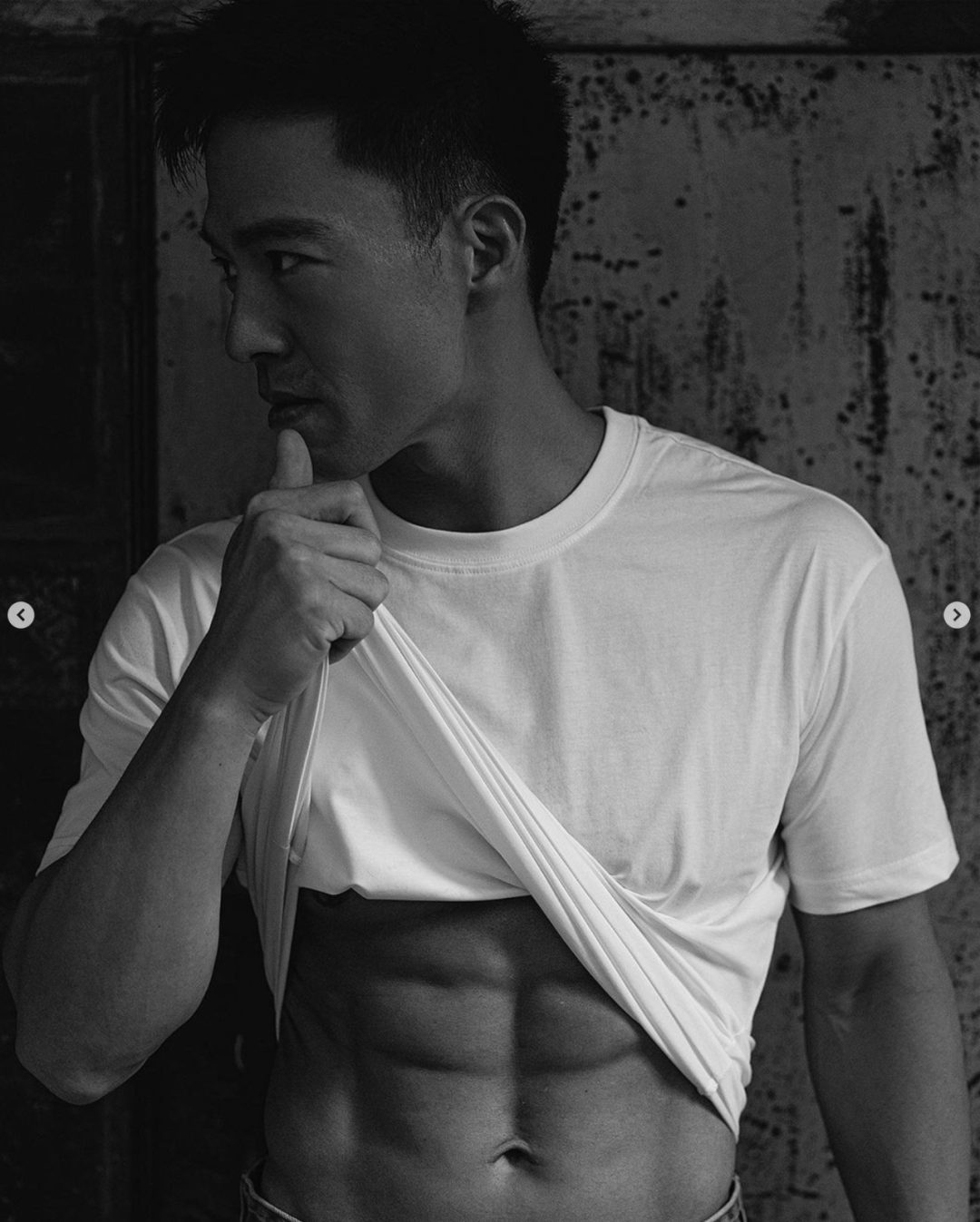 48 岁安志杰自拍私照流出，？？还被男粉表白..！！