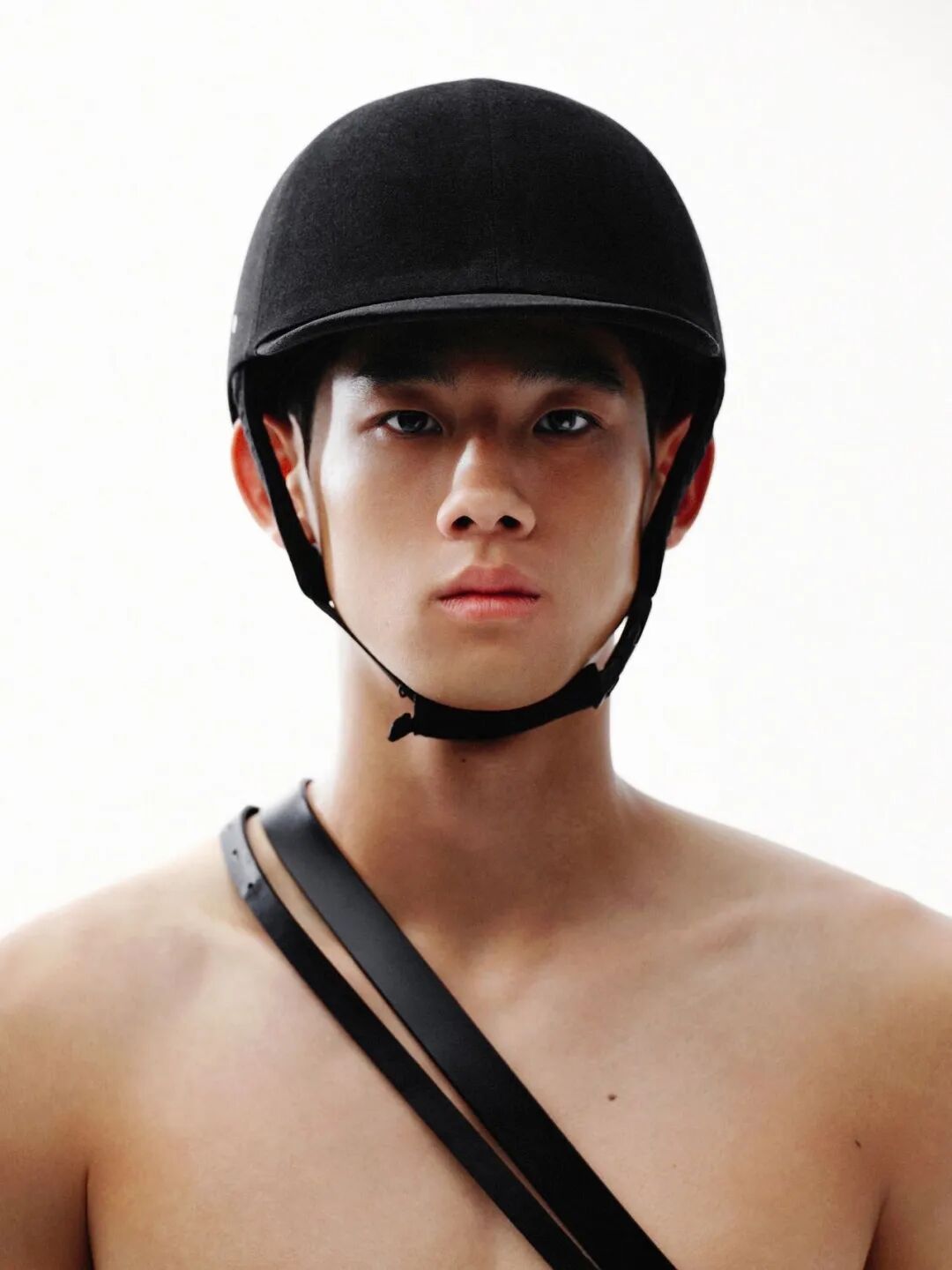 新晋男模火出圈！网友直呼：这不是广体体育生吗……