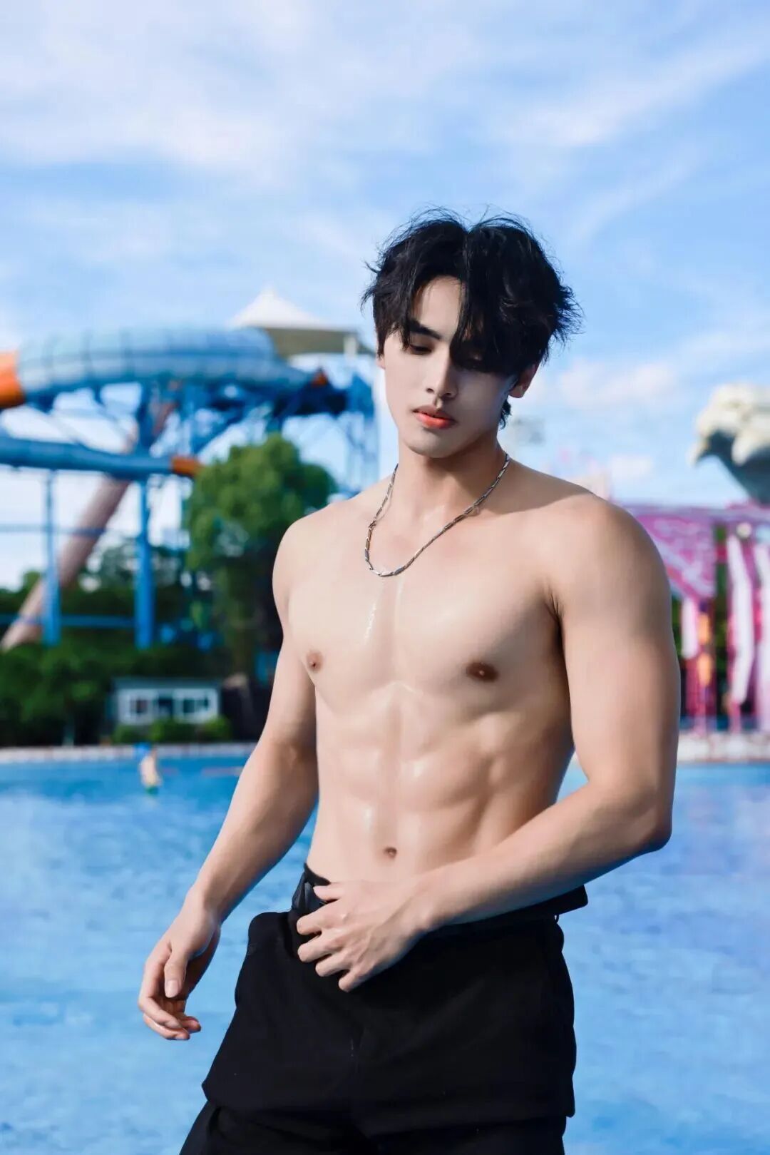 退役运动员，高颜值搭配恰到好处的腱子肉