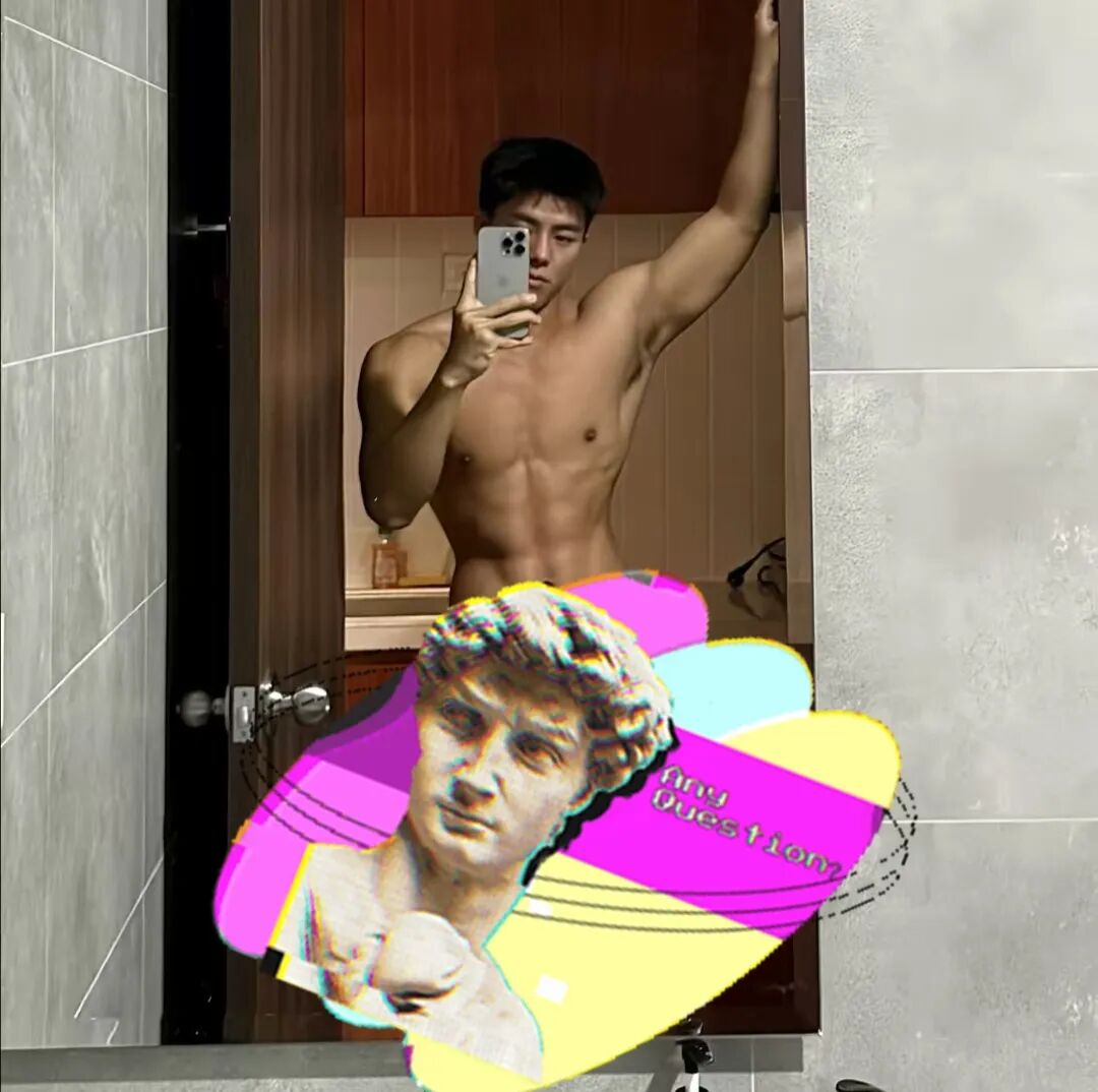 【1 月精选】爆火 ins 的健身小狼狗大尺度写真，翘臀腹肌 19 禁...