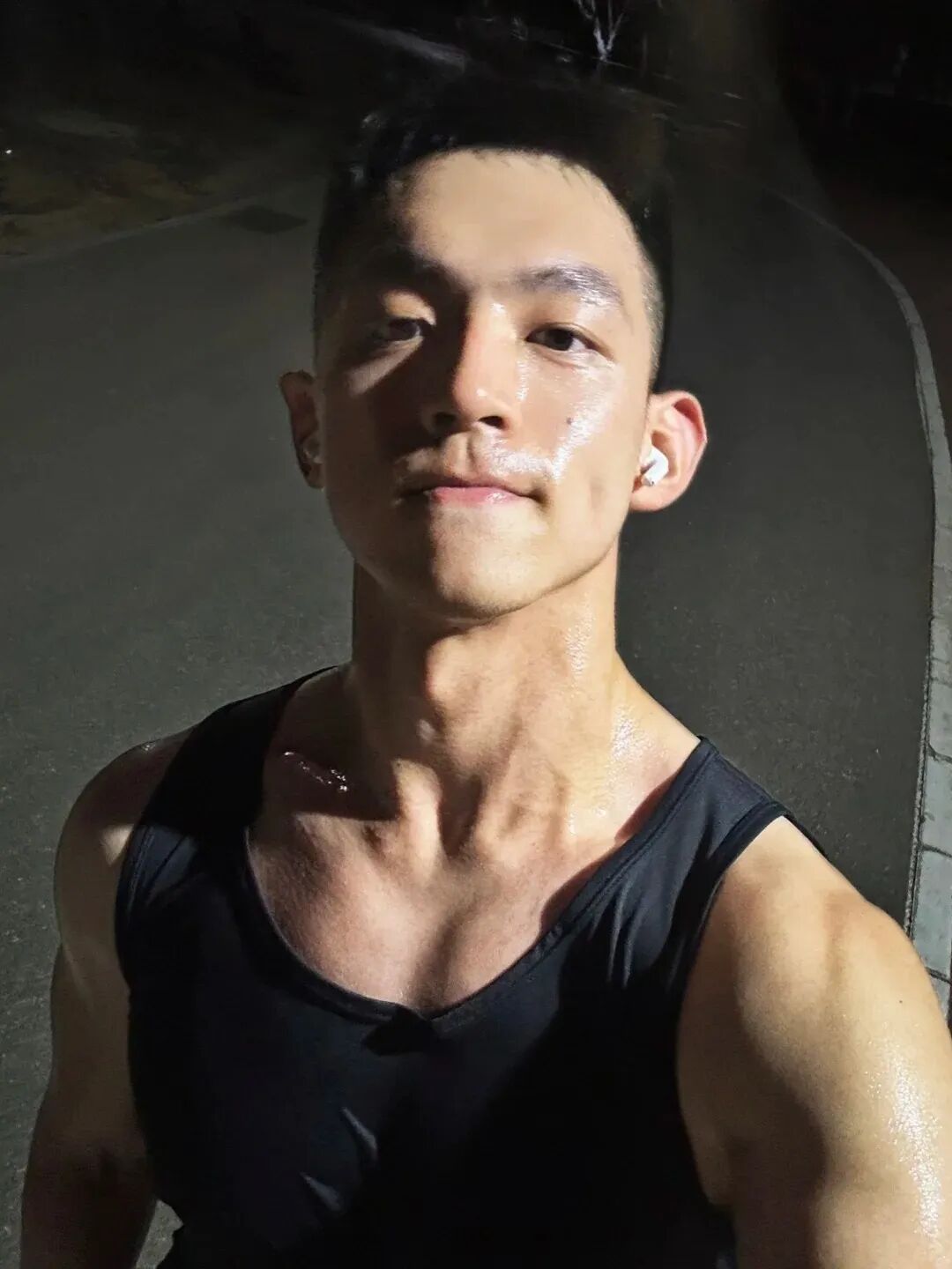 北大毕业典礼正装男主持人找到了,?想找这样的当男友! 北大毕业典礼正装男主持人找到了,?想找这样的当男友!