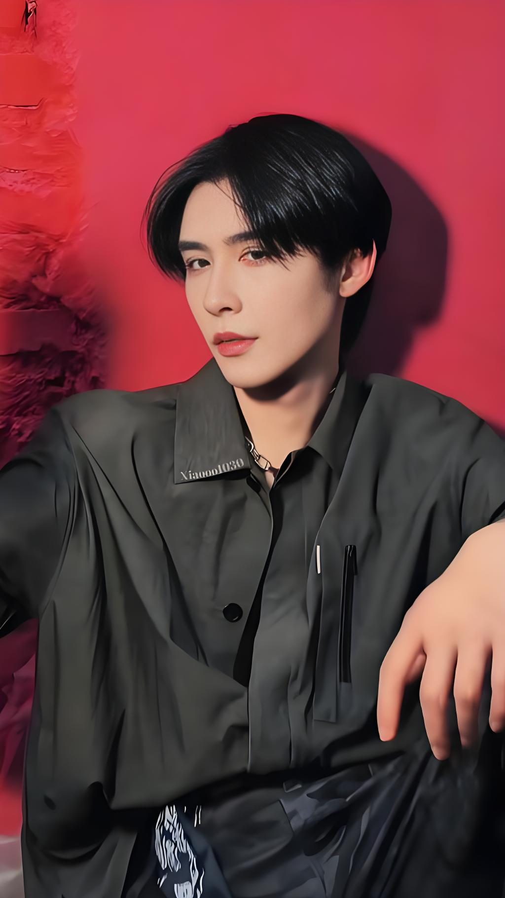 96 年，身高 181, 昔日“川影校草”，如今却横扫腾讯星光大赏, 短剧界“劳模”的他, 杀疯了?!