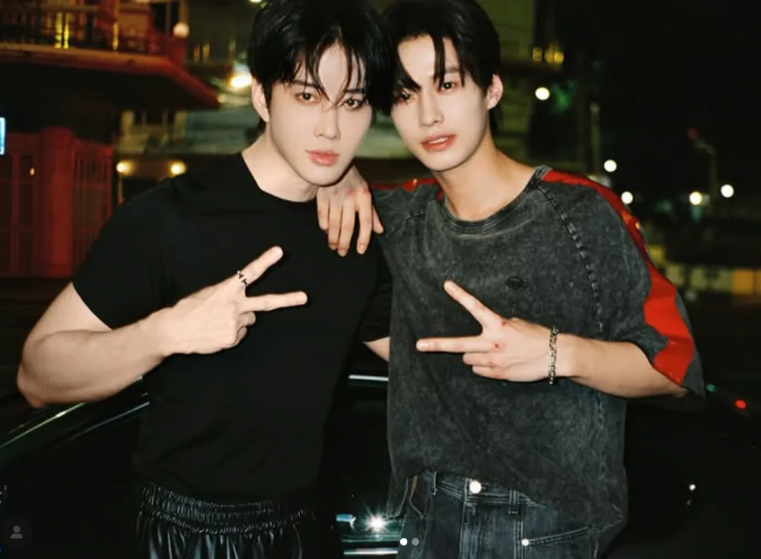 新晋小生何与新剧被骂“油腻”，剧外薄肌沐浴照却火到外网了！