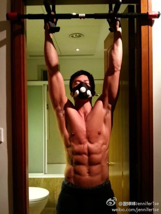 48 岁安志杰自拍私照流出，？？还被男粉表白..！！