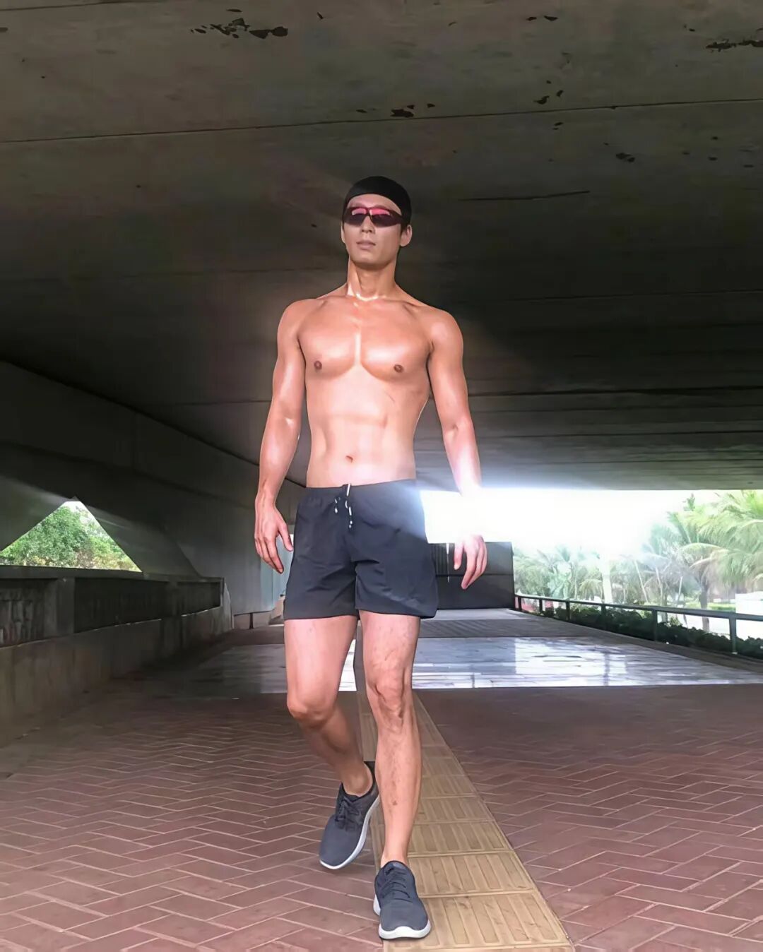 骁洗澡视频流出爆料很强!行走的荷尔蒙把胸毛都剃掉了? 骁洗澡视频流出爆料很强!行走的荷尔蒙把胸毛都剃掉了?