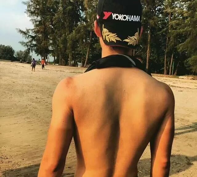 骁洗澡视频流出爆料很强!行走的荷尔蒙把胸毛都剃掉了? 骁洗澡视频流出爆料很强!行走的荷尔蒙把胸毛都剃掉了?