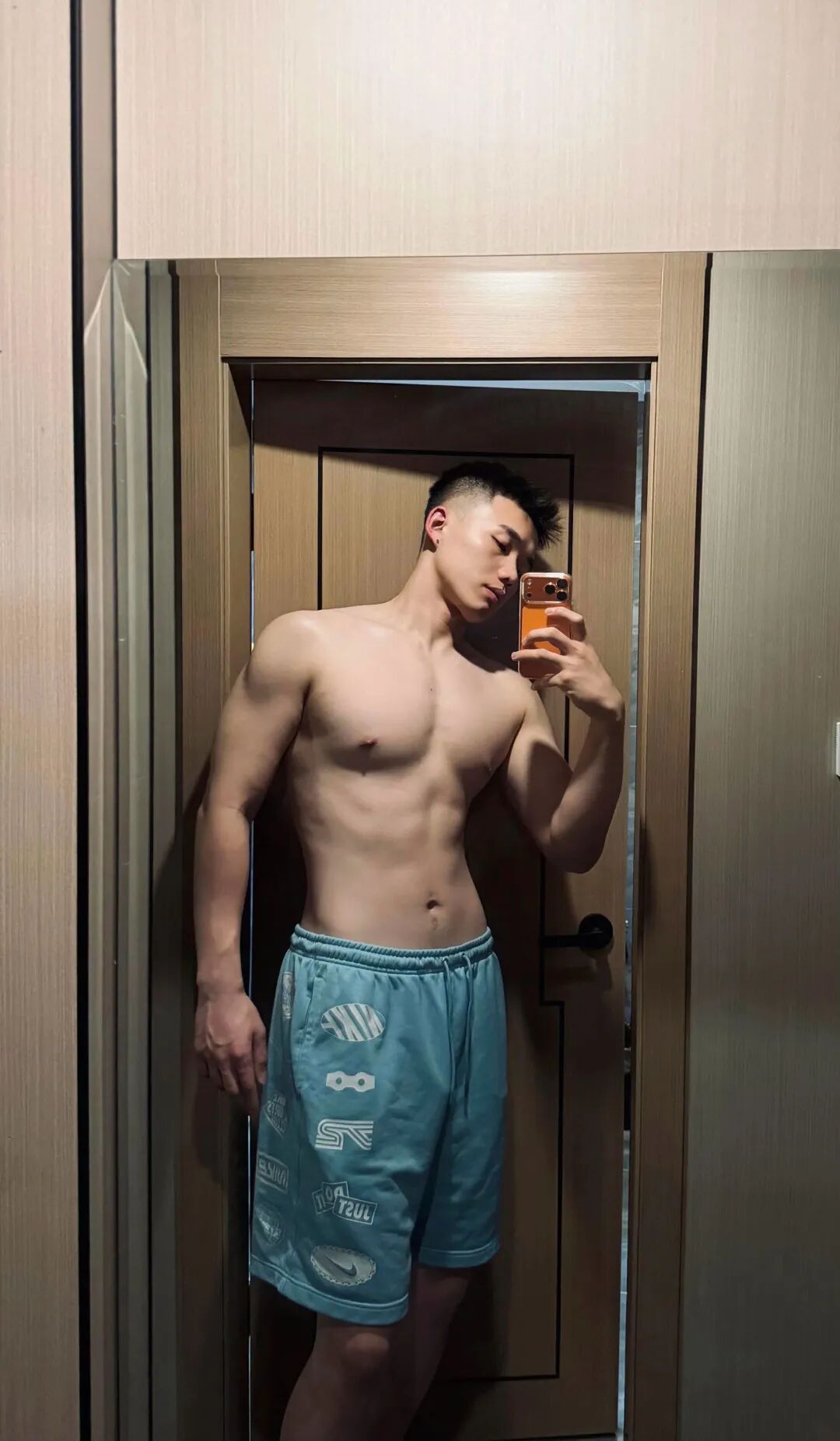 192cm 肉壮篮球裁判小哥，宽肩窄腰大粗腿