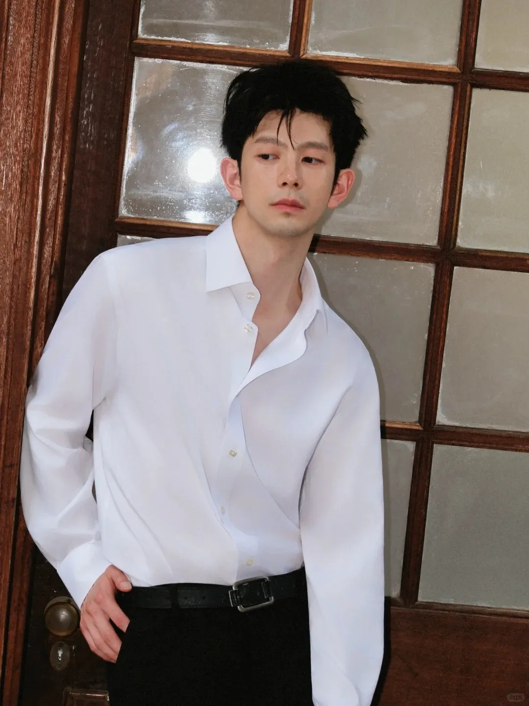 正装照让直男破防！武大退役小哥帅得人心花怒放！