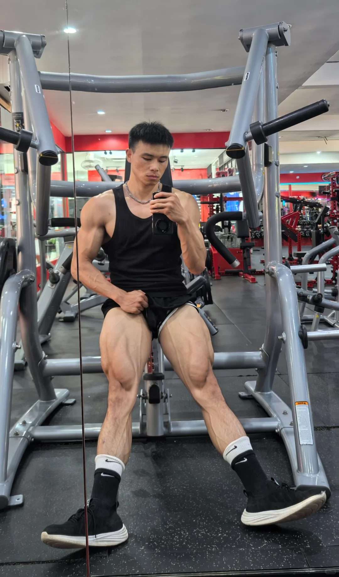 【X 男神系列】这个广东肌肉帅哥，大腿真的好粗啊！？