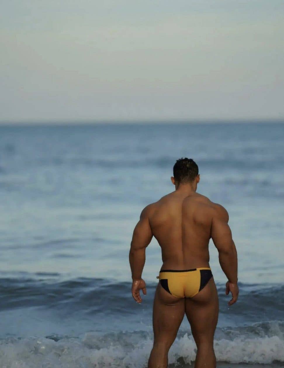 图片[2]-真·筋肉海王 海水浸湿的超壮胸肌 腹毛浓郁黑皮猛男-潮男潮北-潮男潮北