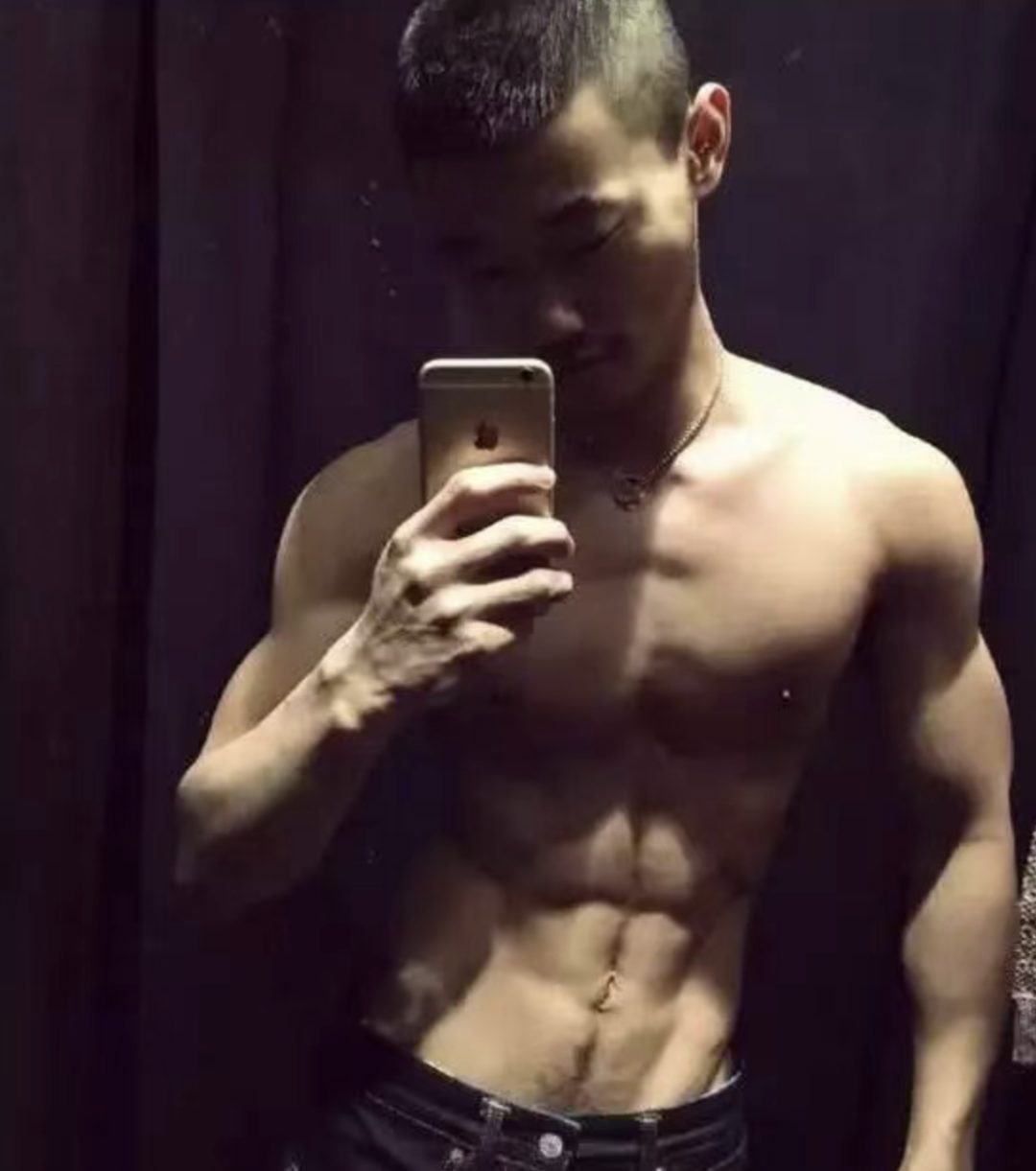 寸头胡子粗臂大胸肌 豪放筋肉猛男大维度视频写真集