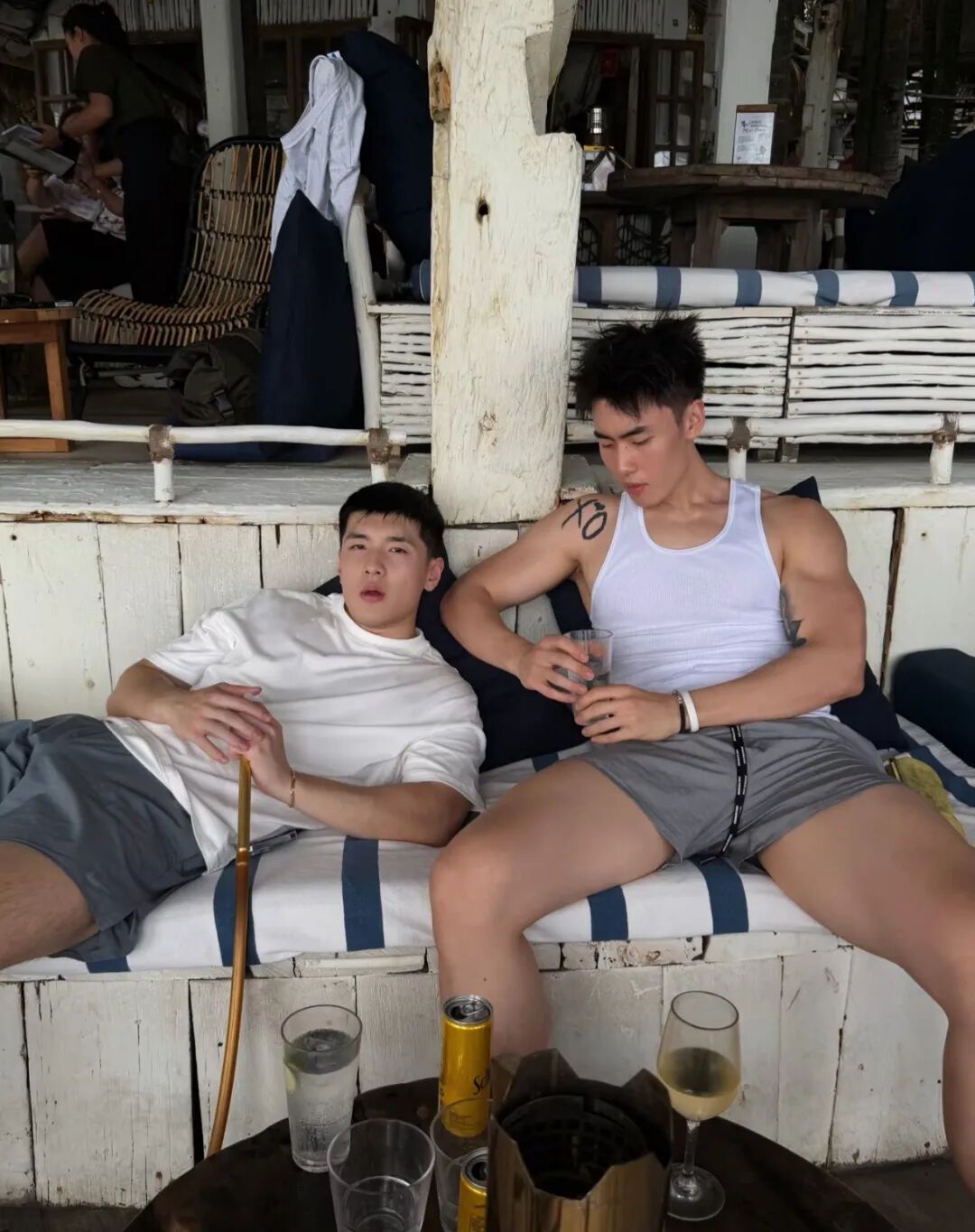 全网爆火的脂包肌篮球体育生！粗腿腹肌性张力满满....