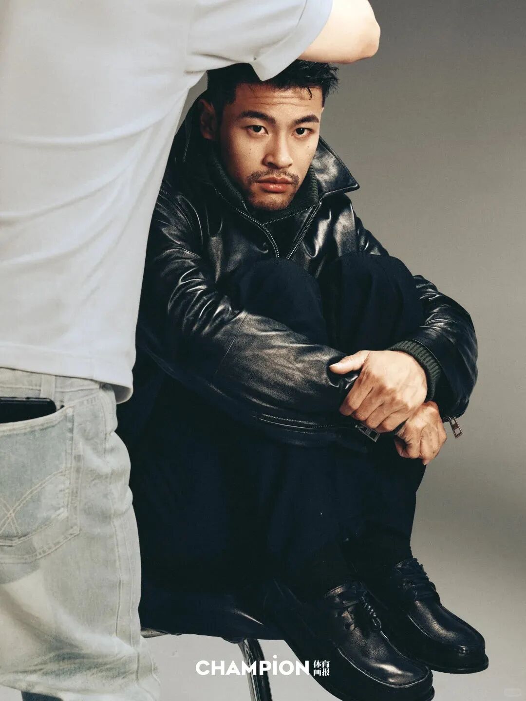 2026 冬奥会滑冰运动员宁忠岩得冠军，！私照流出太好看？