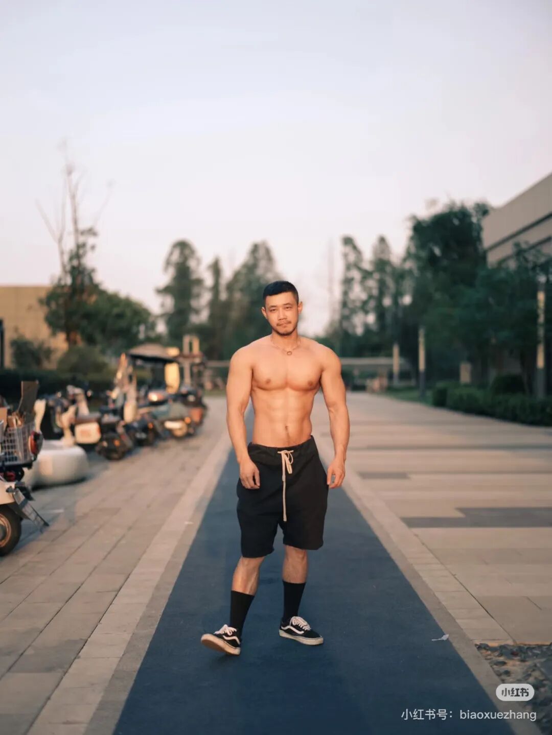 寸头胡子粗臂大胸肌 豪放筋肉猛男大维度视频写真集 寸头胡子粗臂大胸肌 豪放筋肉猛男大维度视频写真集