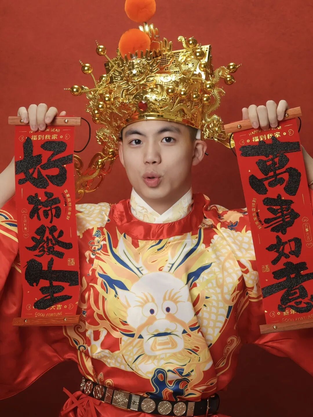 肌肉财神爷组团发福利!今年压岁钱我不要红包要这组男菩萨! 肌肉财神爷组团发福利!今年压岁钱我不要红包要这组男菩萨!