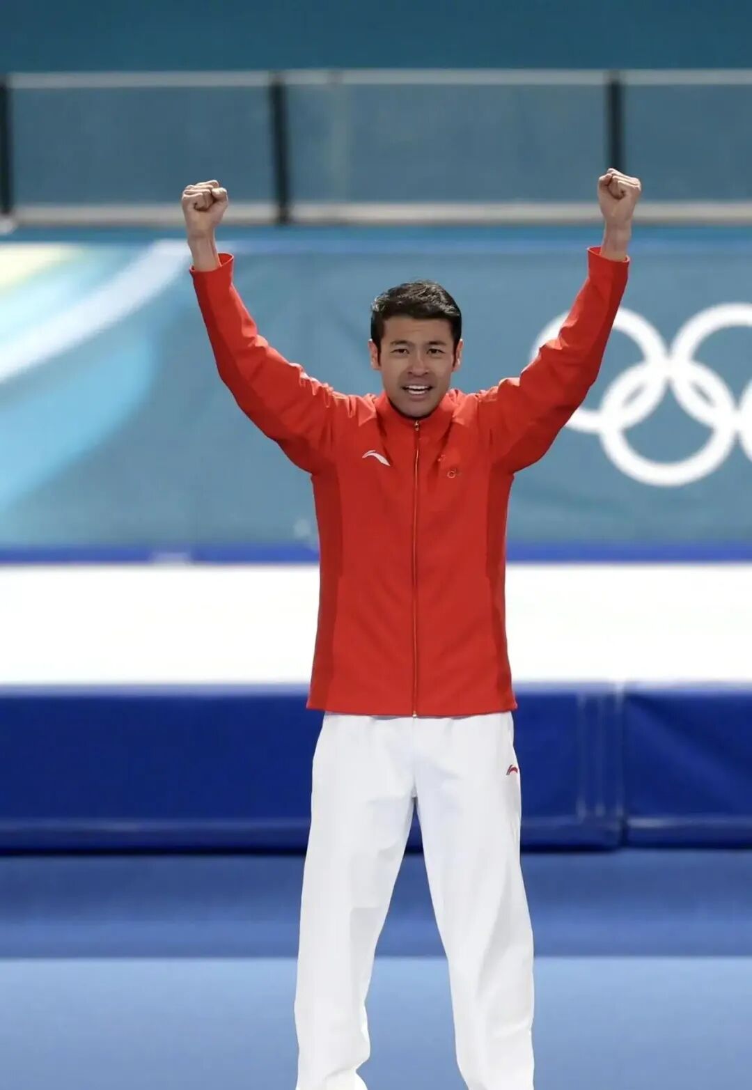 米兰冬奥会这枚黑龙江的胡子爷们火了！