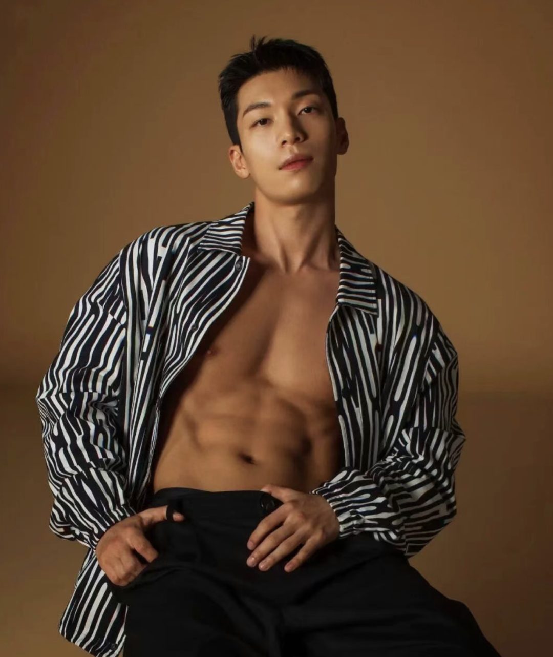 许光汉被采访自曝只穿内裤睡觉？网友直呼太敢做敢说呀？