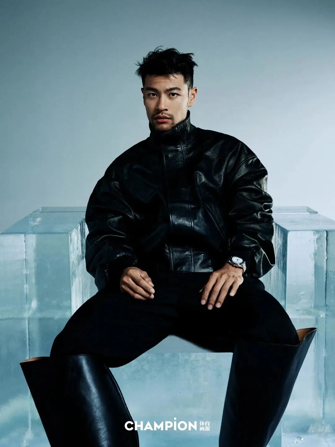 2026 冬奥会滑冰运动员宁忠岩得冠军，！私照流出太好看？