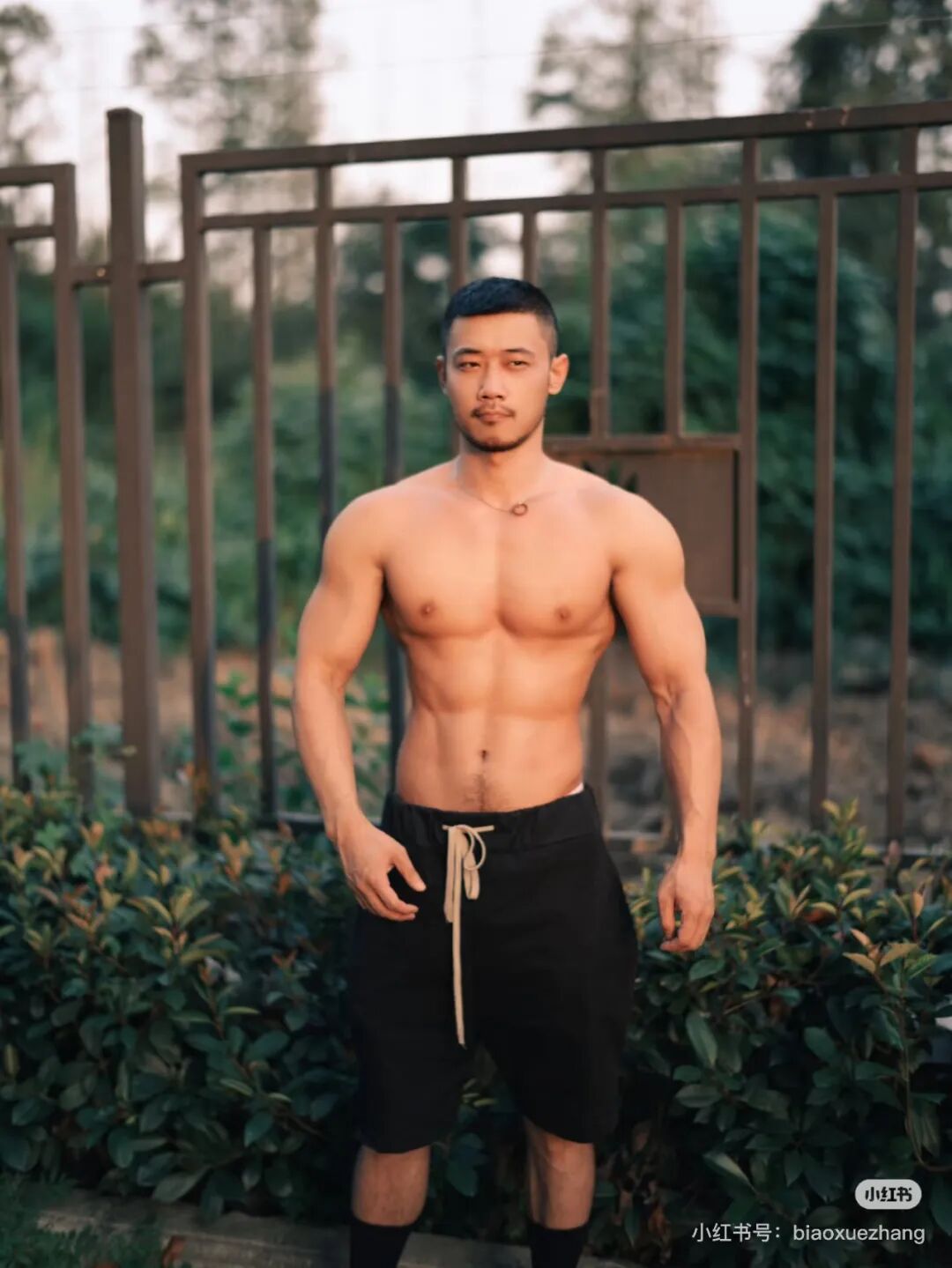 寸头胡子粗臂大胸肌 豪放筋肉猛男大维度视频写真集 寸头胡子粗臂大胸肌 豪放筋肉猛男大维度视频写真集