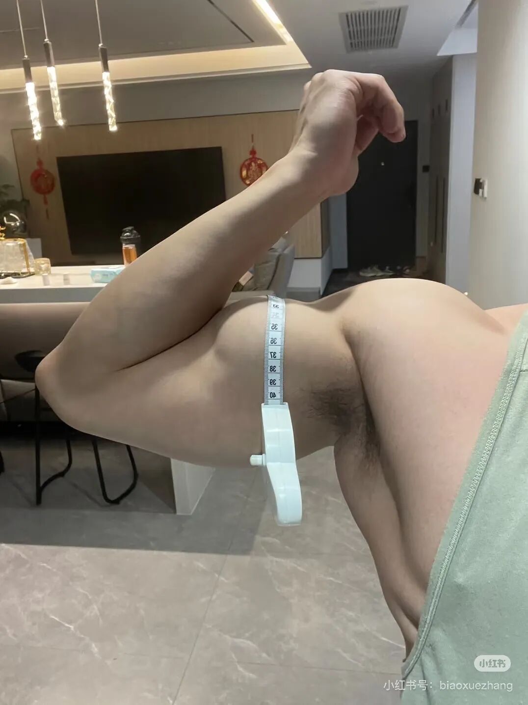 寸头胡子粗臂大胸肌 豪放筋肉猛男大维度视频写真集