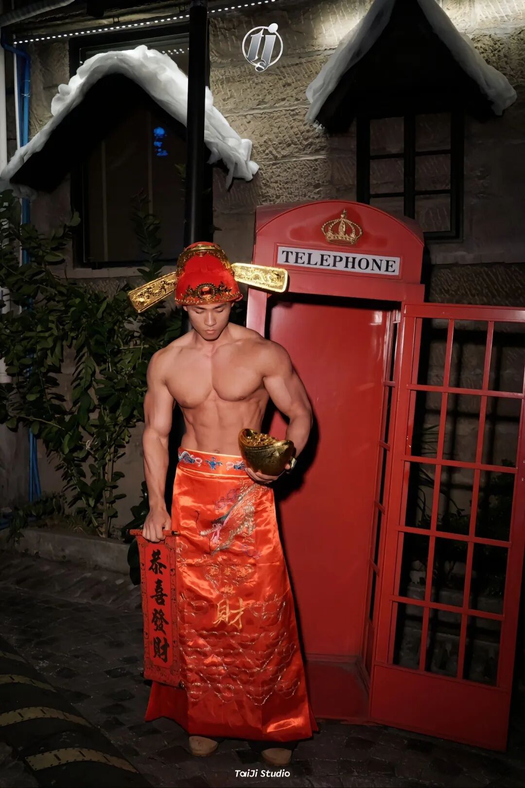 肌肉财神爷组团发福利!今年压岁钱我不要红包要这组男菩萨! 肌肉财神爷组团发福利!今年压岁钱我不要红包要这组男菩萨!