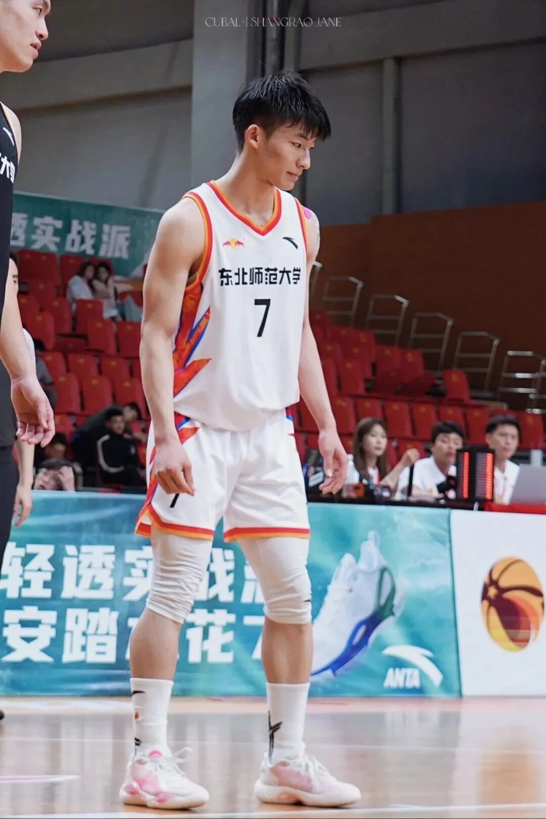 声音太 man？东北师大 19 岁篮球小哥被采访了！网友想叫爸爸！