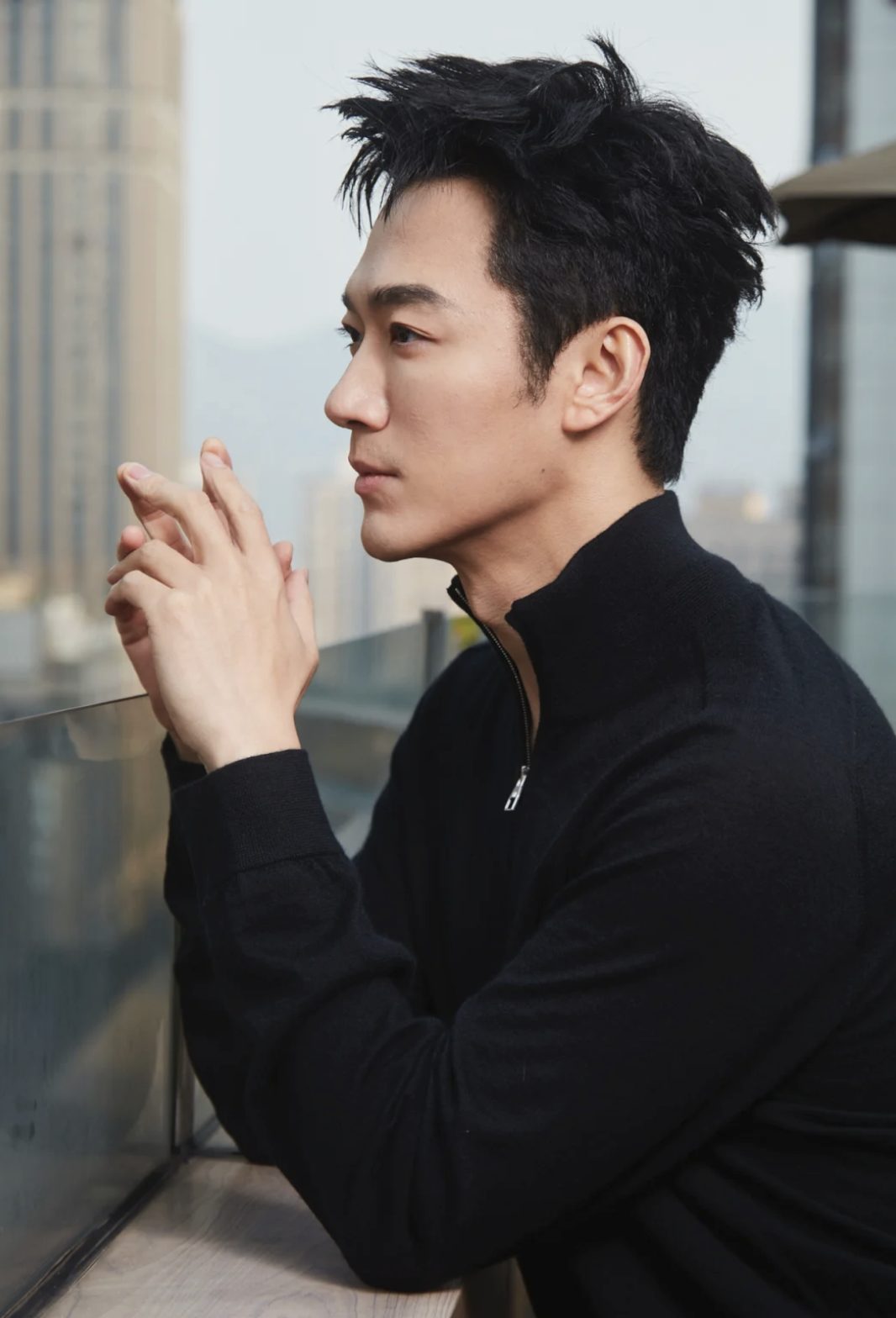 2026 春晚四川宜宾会场主持人张涛太帅火出圈啦!你看了吗! 2026 春晚四川宜宾会场主持人张涛太帅火出圈啦!你看了吗!