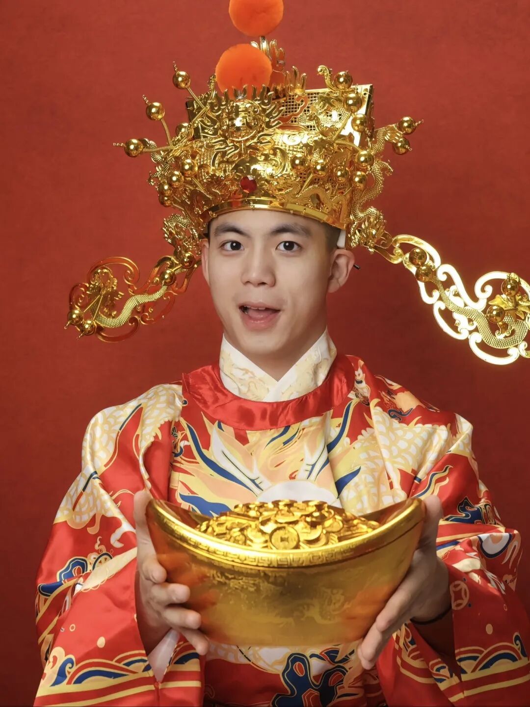 肌肉财神爷组团发福利！今年压岁钱我不要红包要这组男菩萨！