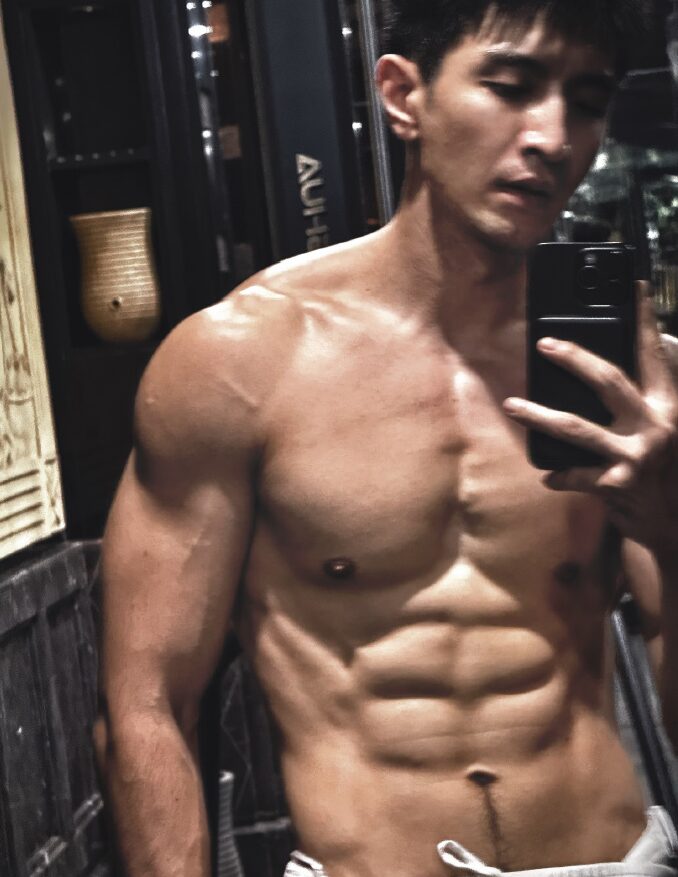 33 岁金瀚凭几张健身照杀疯了? 网友神评:“这才是铁打的硬汉!” 33 岁金瀚凭几张健身照杀疯了? 网友神评:“这才是铁打的硬汉!”