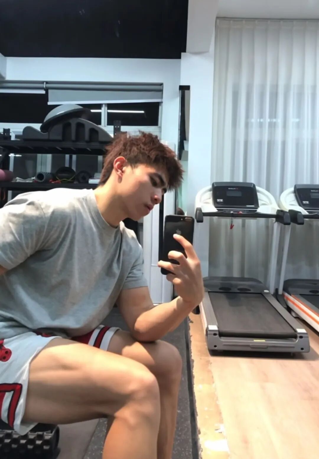 185 白皮精壮腹肌猛男,虎背熊腰男友力拉满.... 185 白皮精壮腹肌猛男,虎背熊腰男友力拉满....