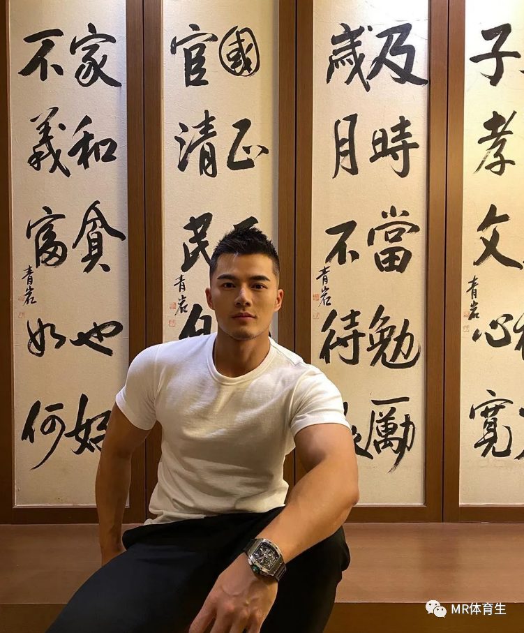 西安肌肉网红一哥,这颜值肌肉太可了 西安肌肉网红一哥,这颜值肌肉太可了