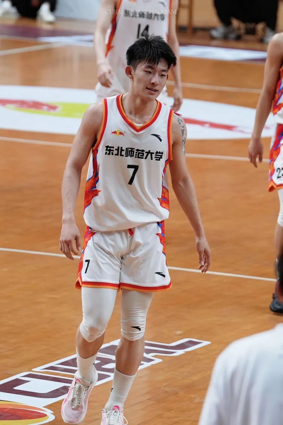 声音太 man？东北师大 19 岁篮球小哥被采访了！网友想叫爸爸！