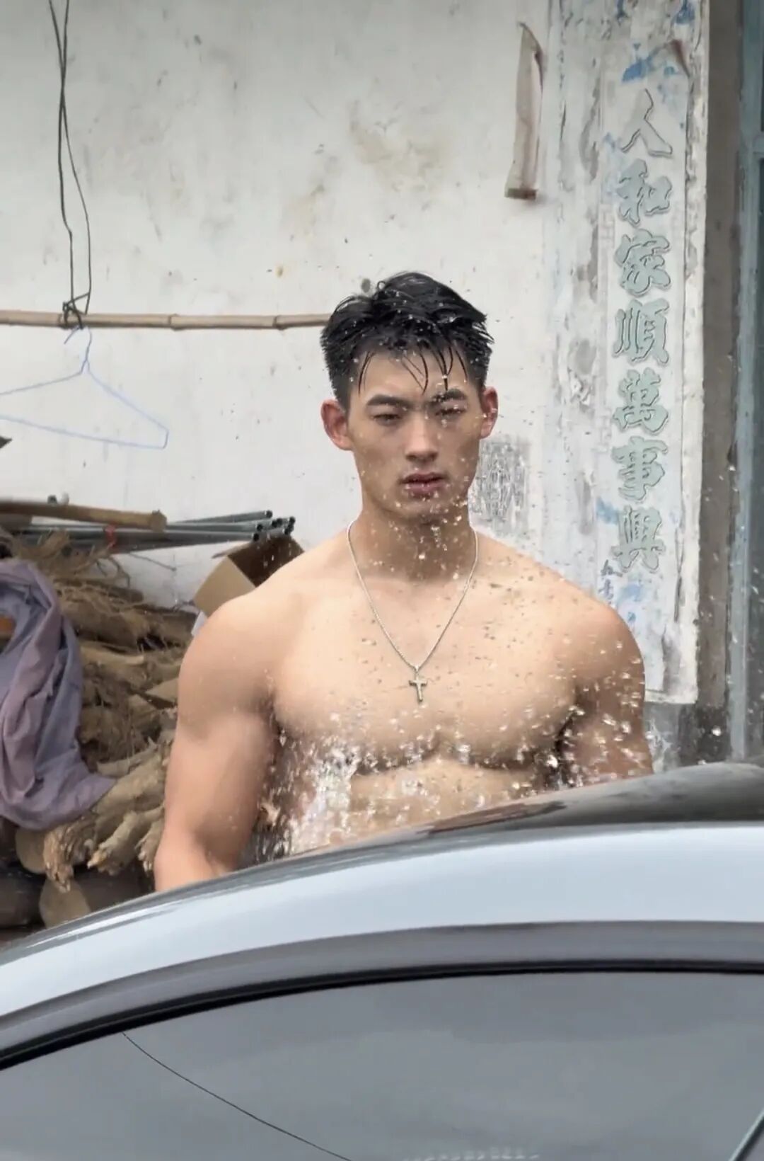 这个被健身房大哥带进圈的农村肌肉男!你还记得吗? 这个被健身房大哥带进圈的农村肌肉男!你还记得吗?